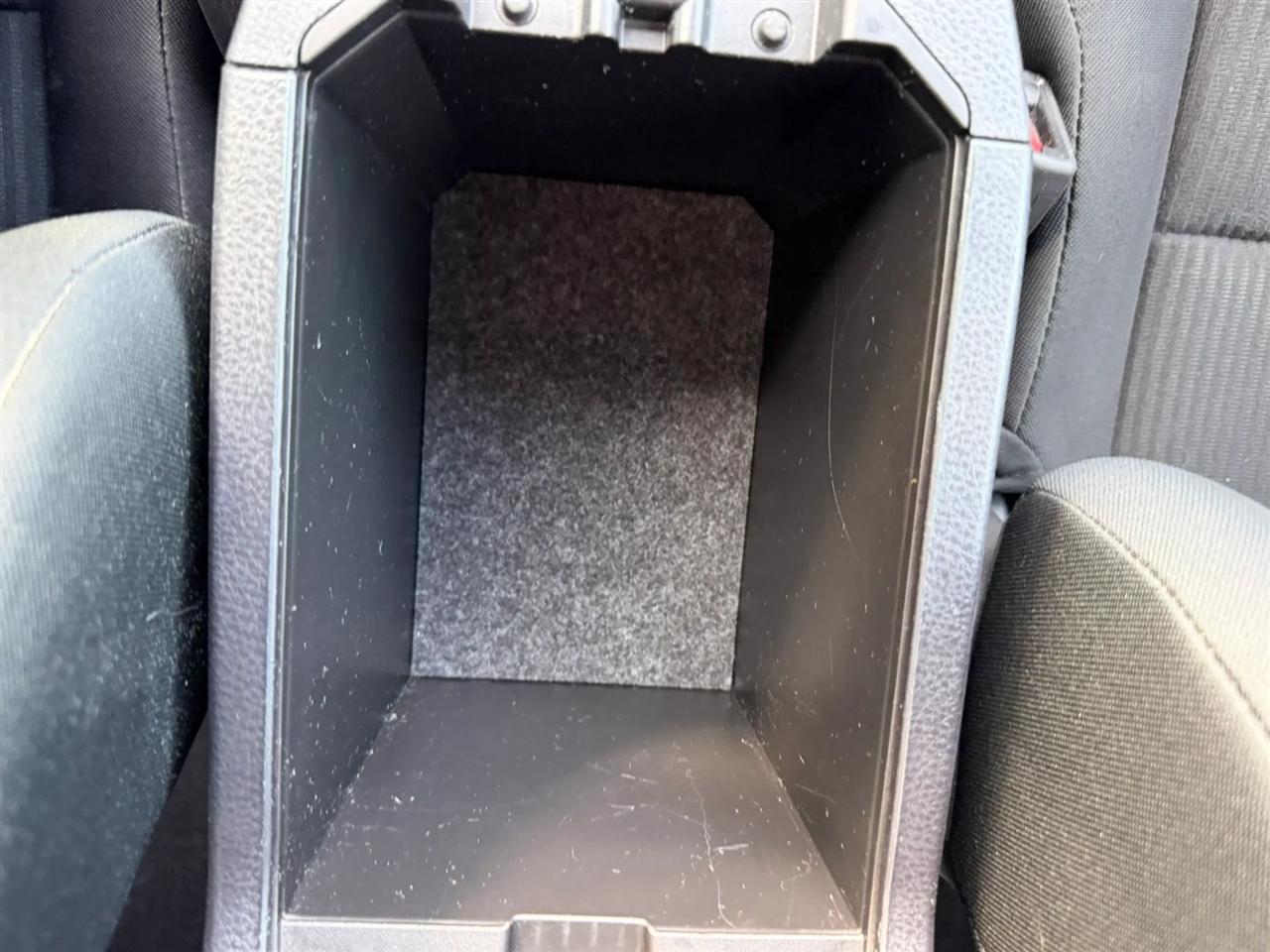 Toyota RAV4 LE FWD 2018