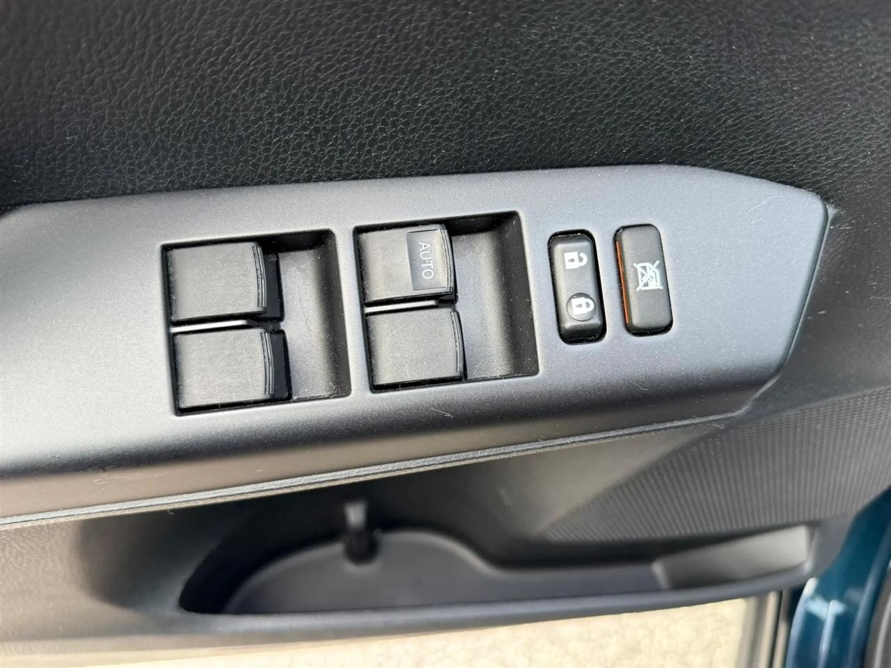 Toyota RAV4 LE FWD 2018