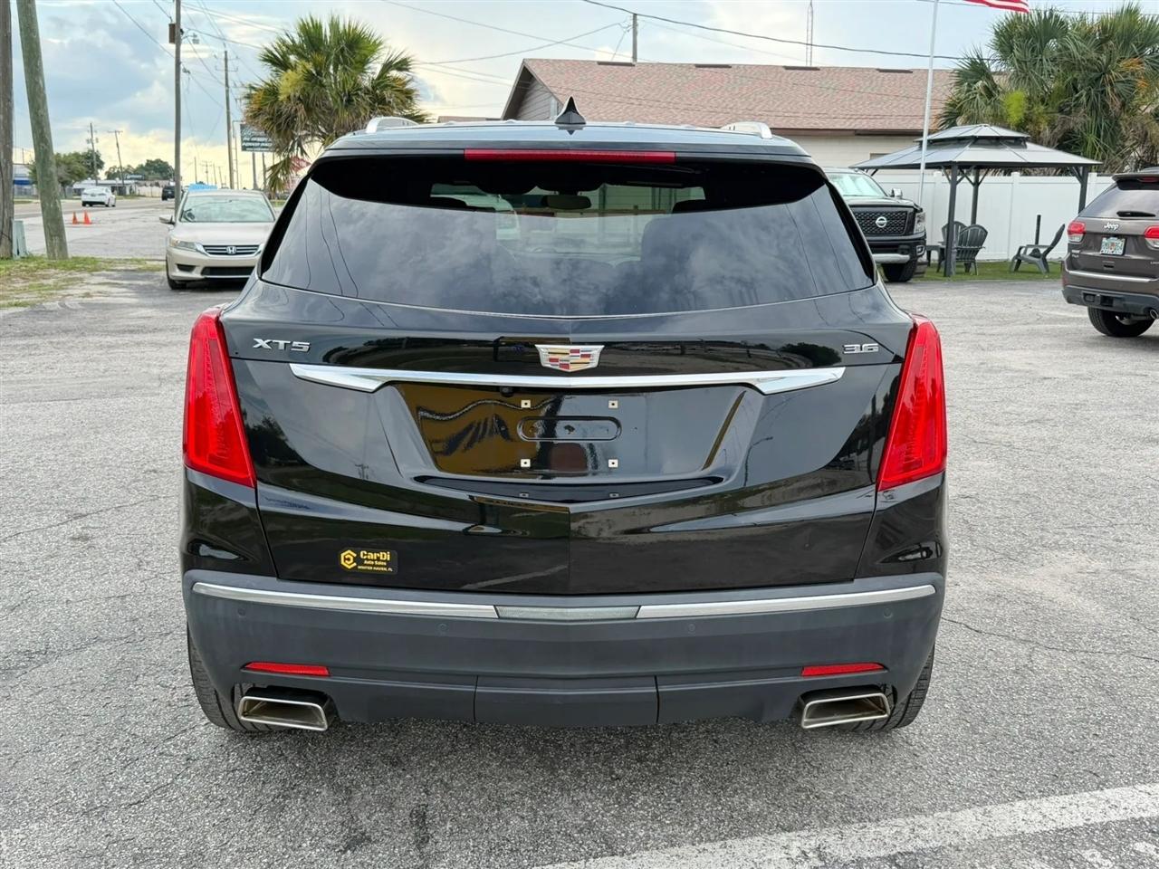 Cadillac XT5 Base 2018
