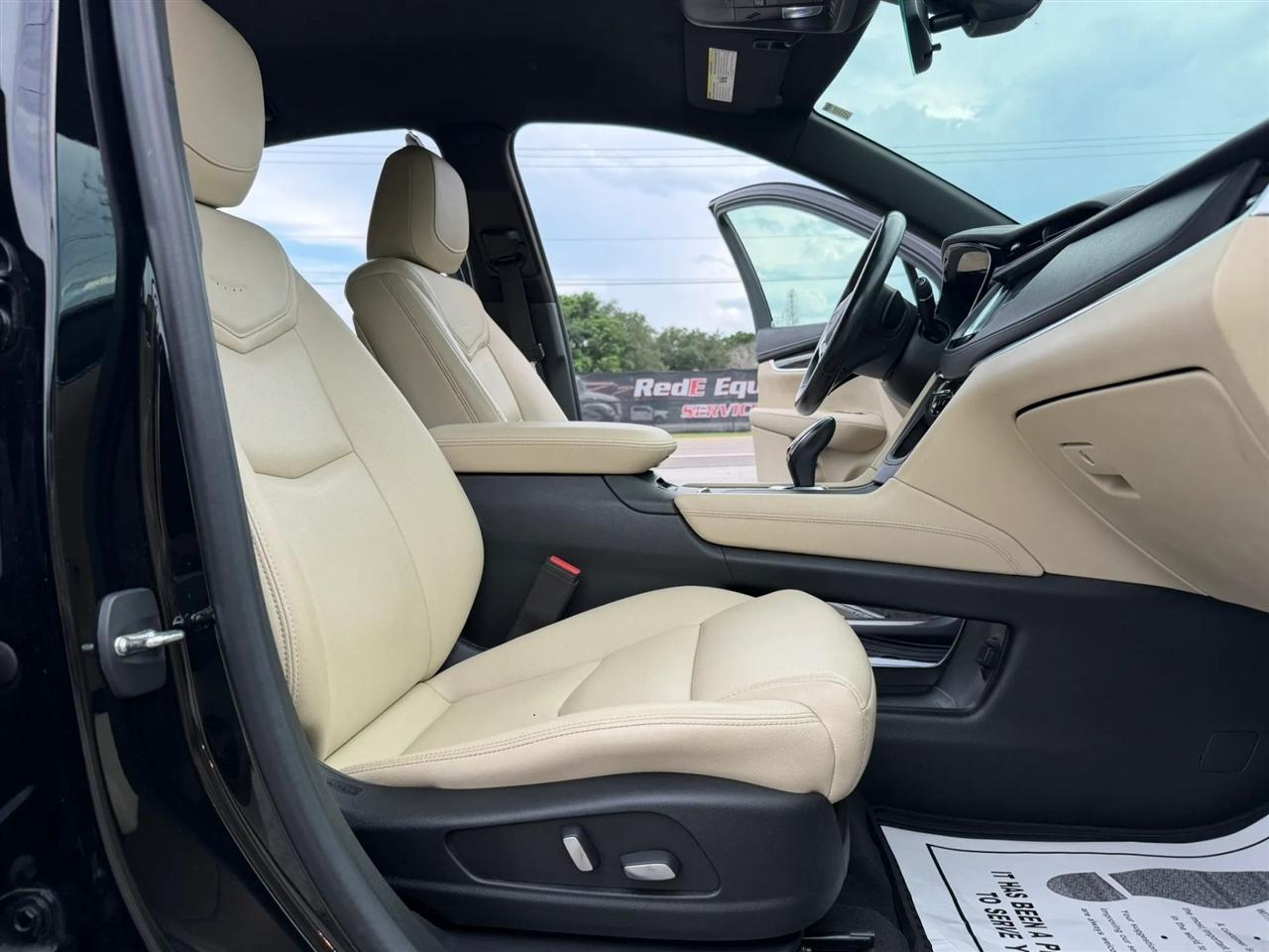 Cadillac XT5 Base 2018