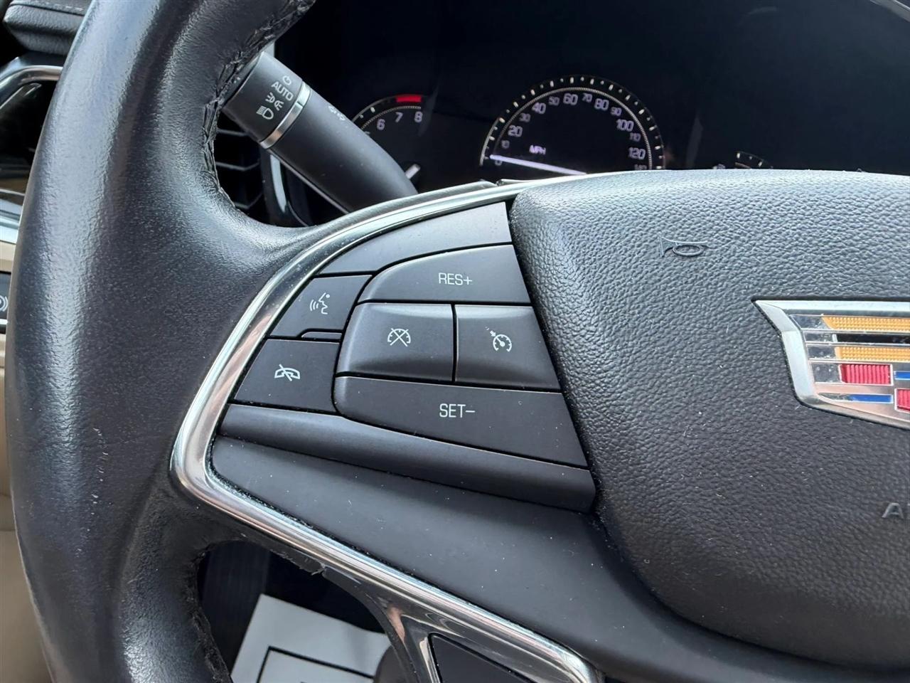 Cadillac XT5 Base 2018