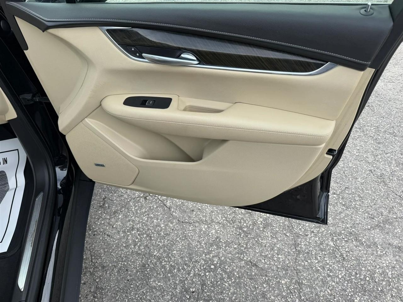 Cadillac XT5 Base 2018