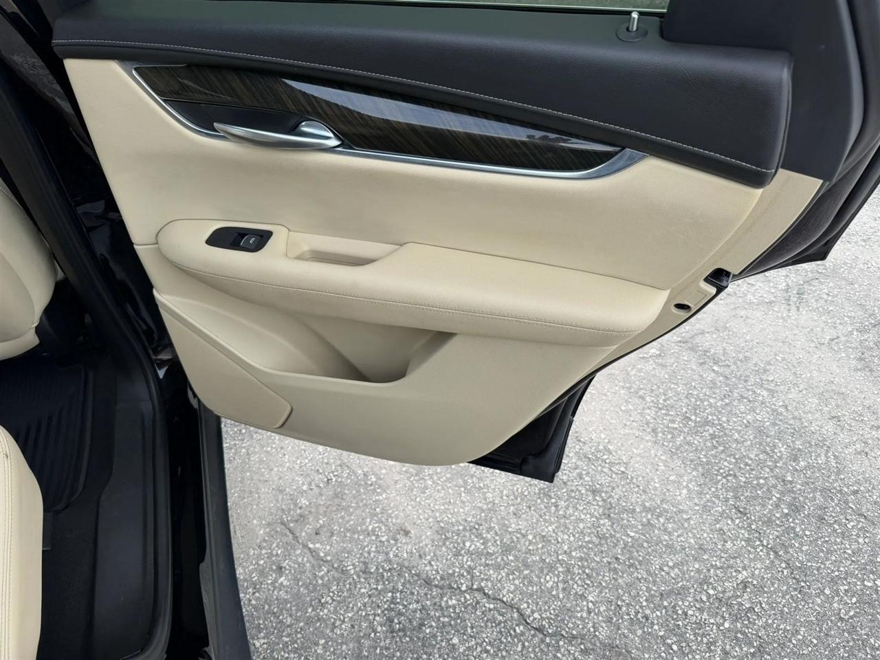 Cadillac XT5 Base 2018