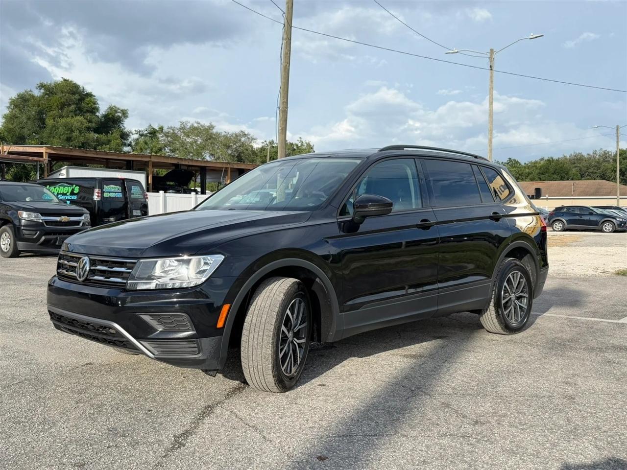 Volkswagen Tiguan S 2021