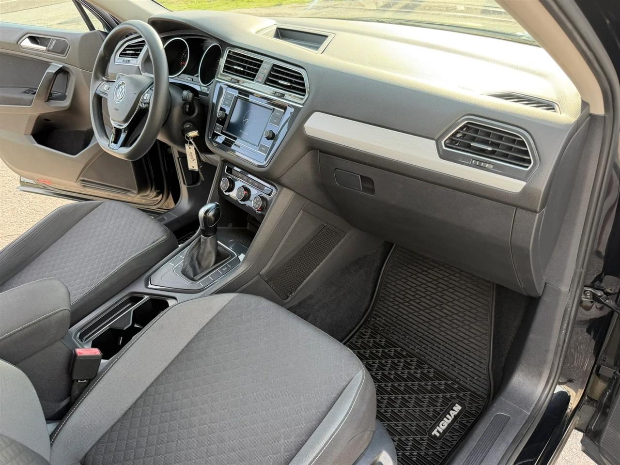 Volkswagen Tiguan S 2021
