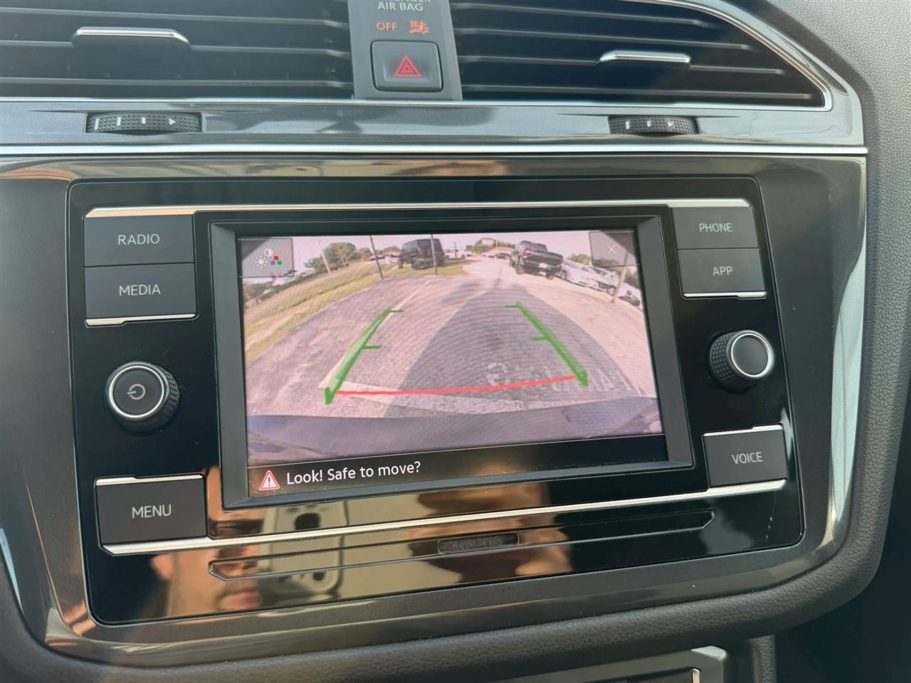 Volkswagen Tiguan S 2021