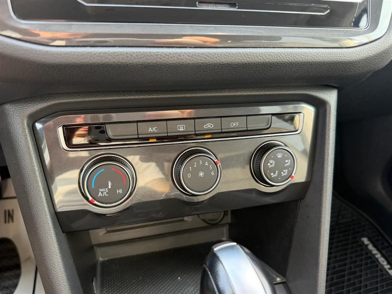 Volkswagen Tiguan S 2021