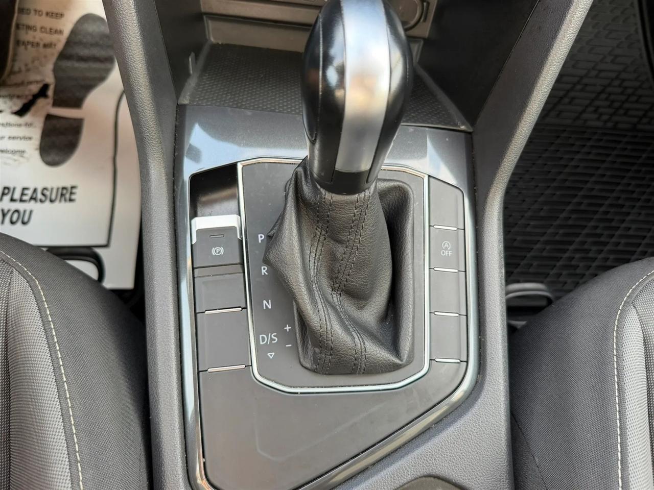 Volkswagen Tiguan S 2021