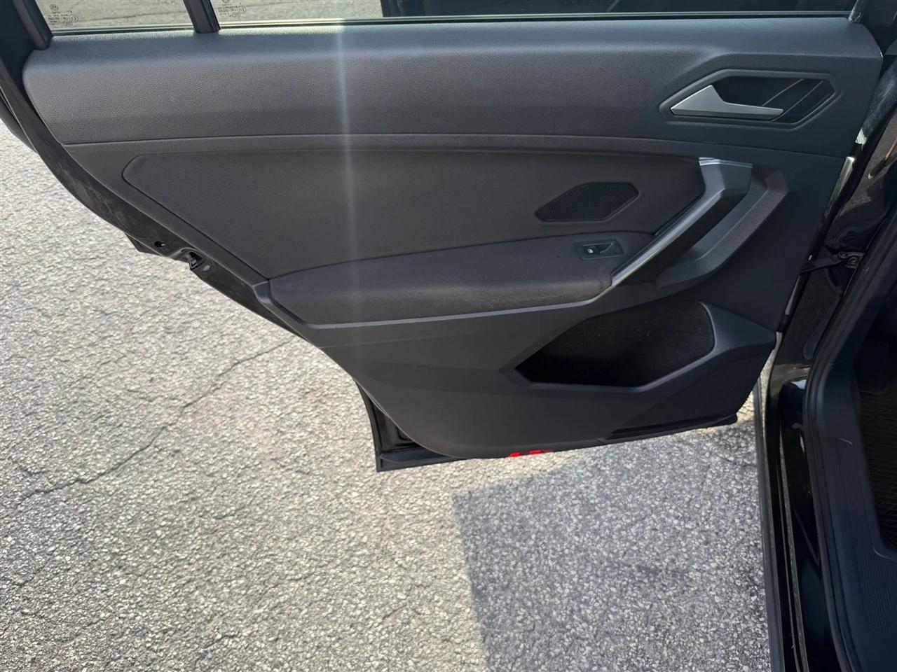 Volkswagen Tiguan S 2021