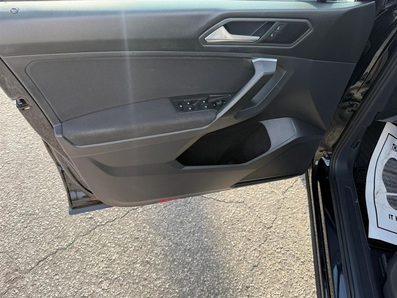 Volkswagen Tiguan S 2021