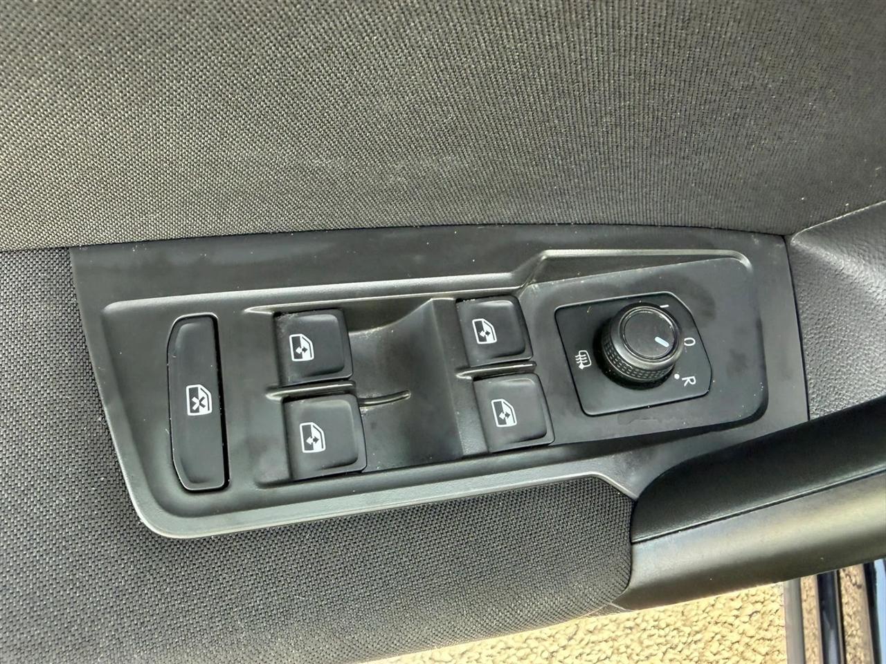 Volkswagen Tiguan S 2021