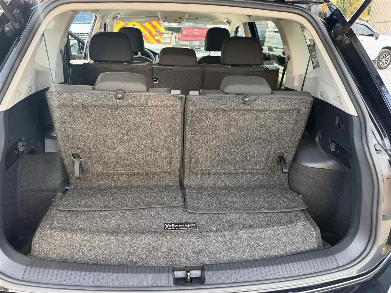 Volkswagen Tiguan S 2021