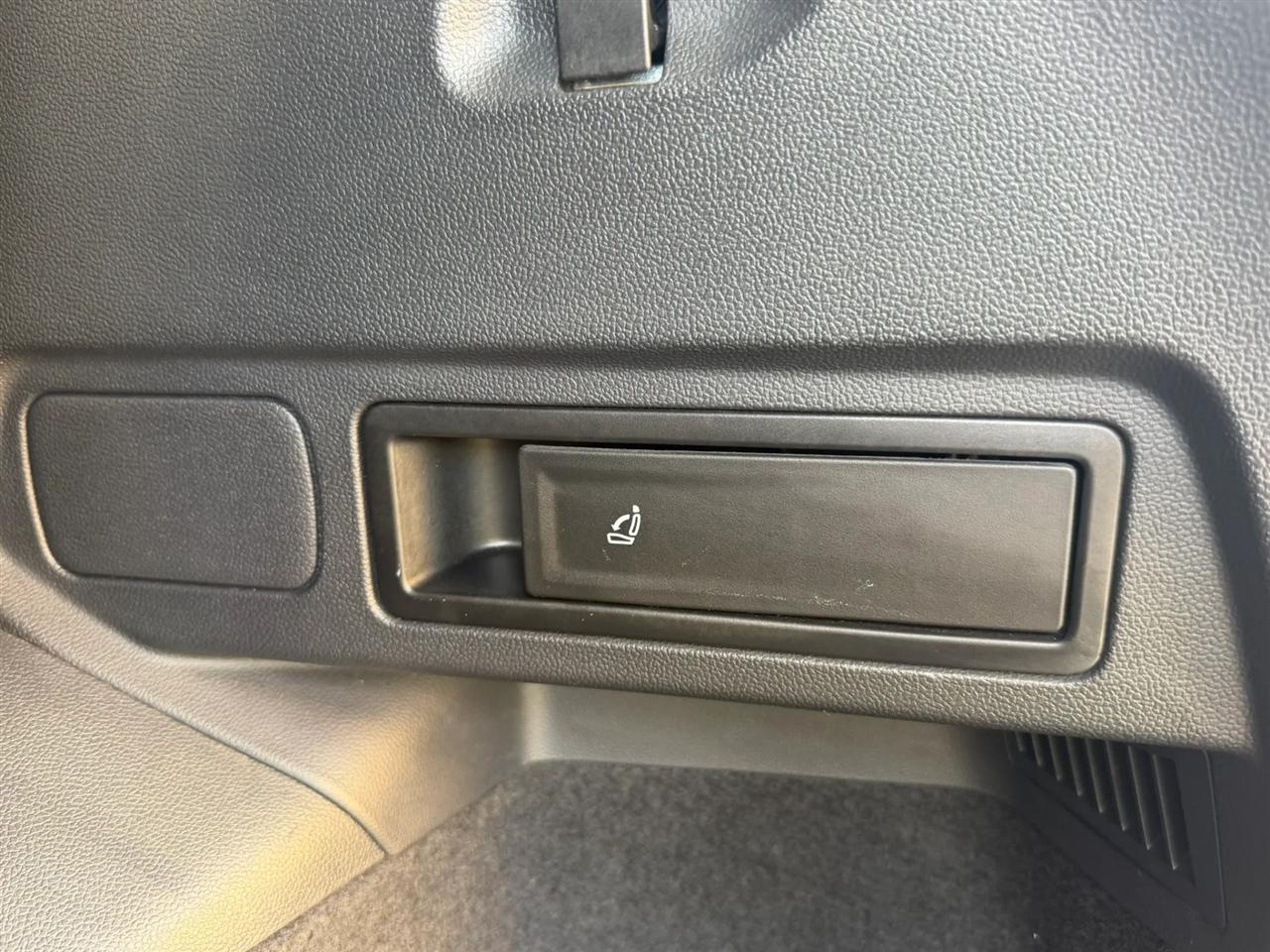 Volkswagen Tiguan S 2021