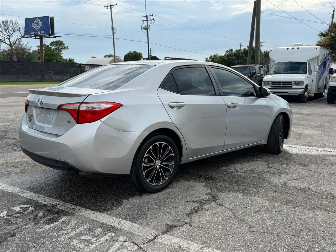 Toyota Corolla S Plus 6MT 2015