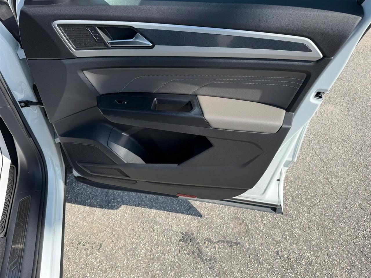 Volkswagen Atlas V6 SE w/Technology R-Line 2021
