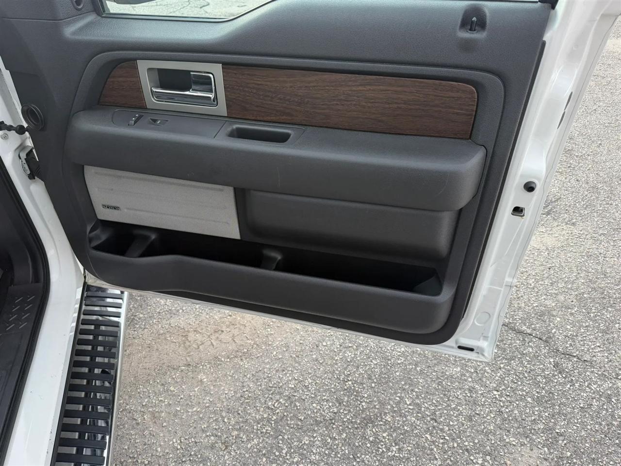 Ford F-150 Lariat SuperCrew 5.5-ft. Bed 4WD 2014