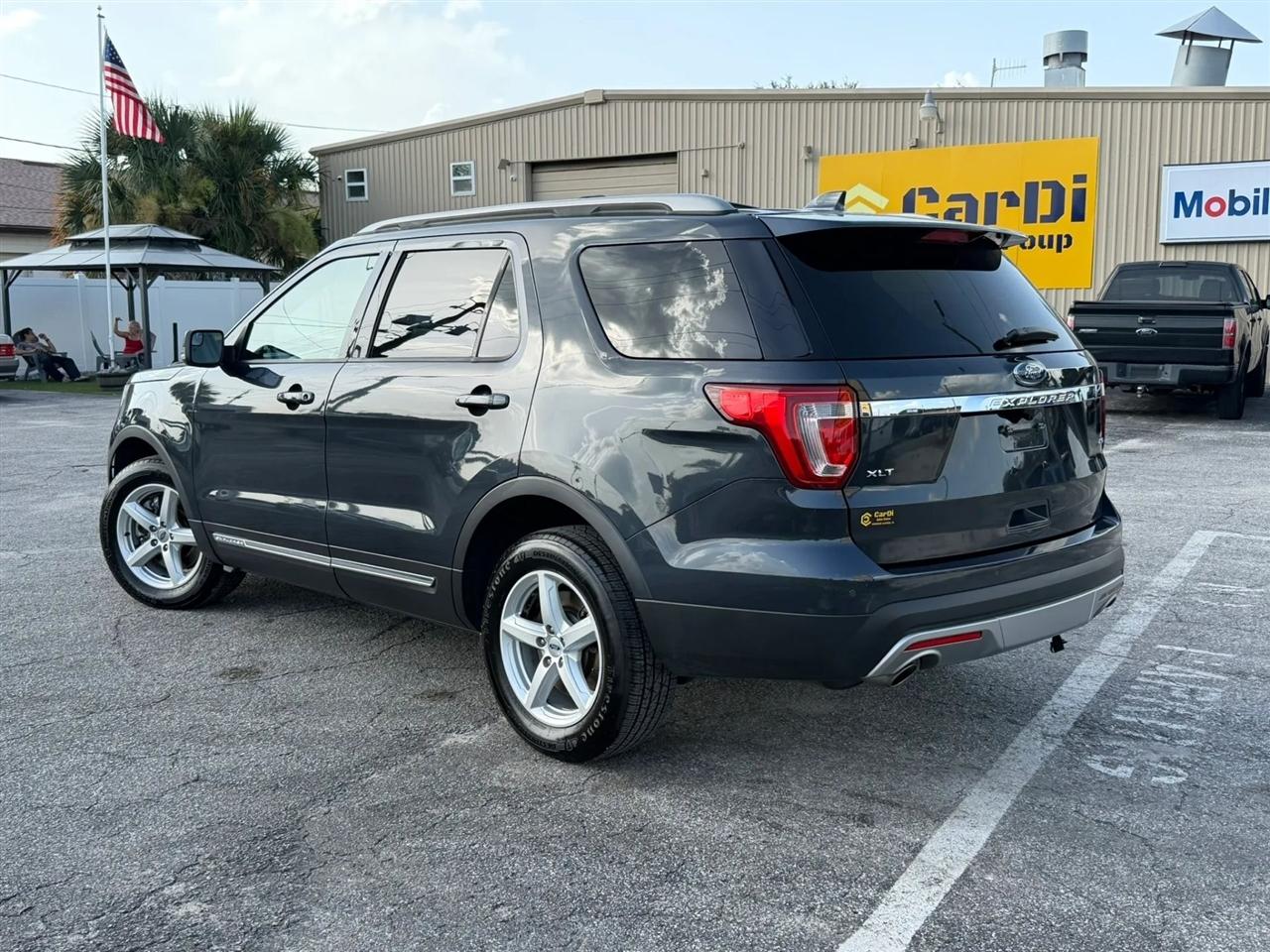Ford Explorer XLT 4WD 2017