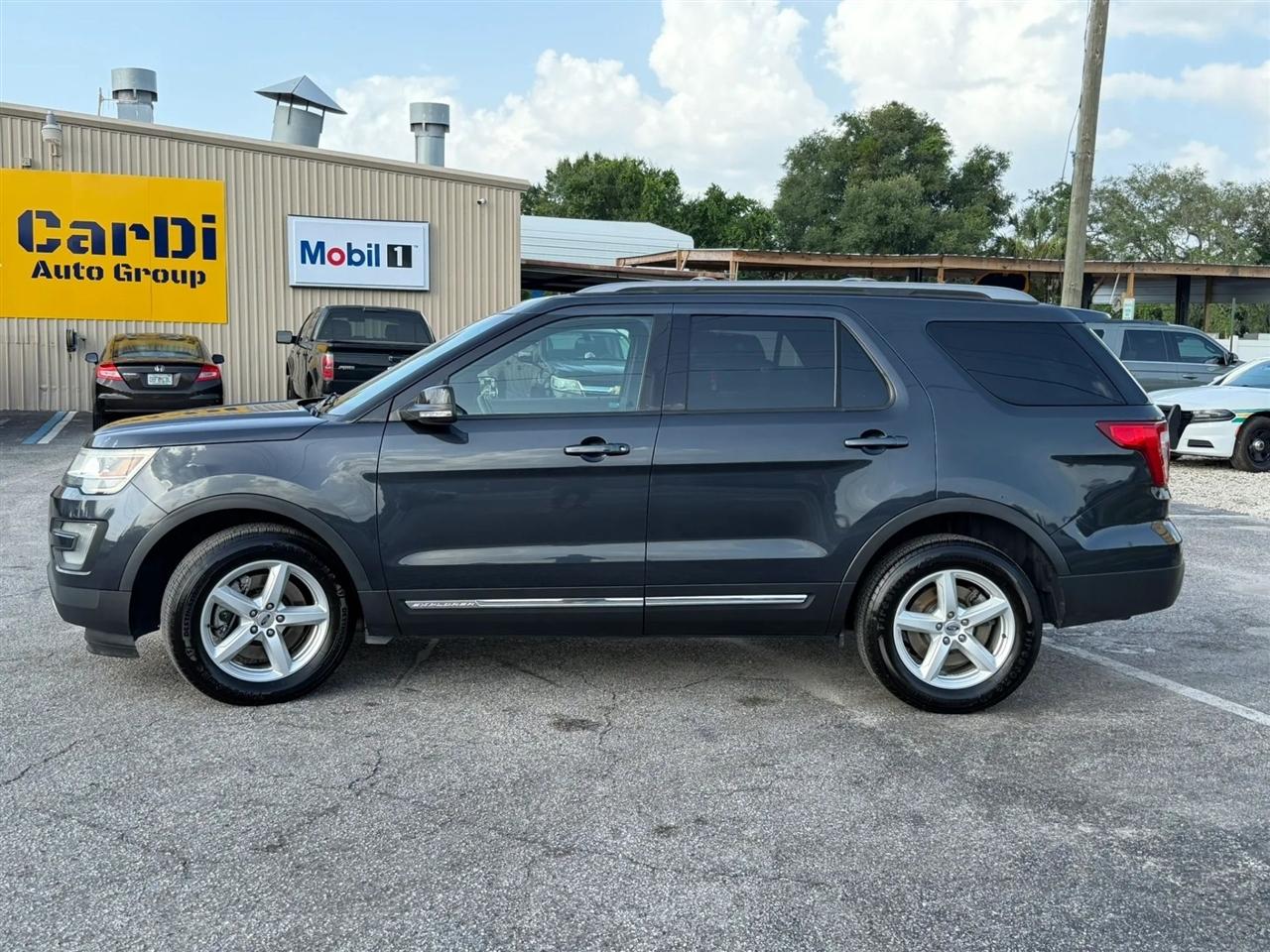 Ford Explorer XLT 4WD 2017