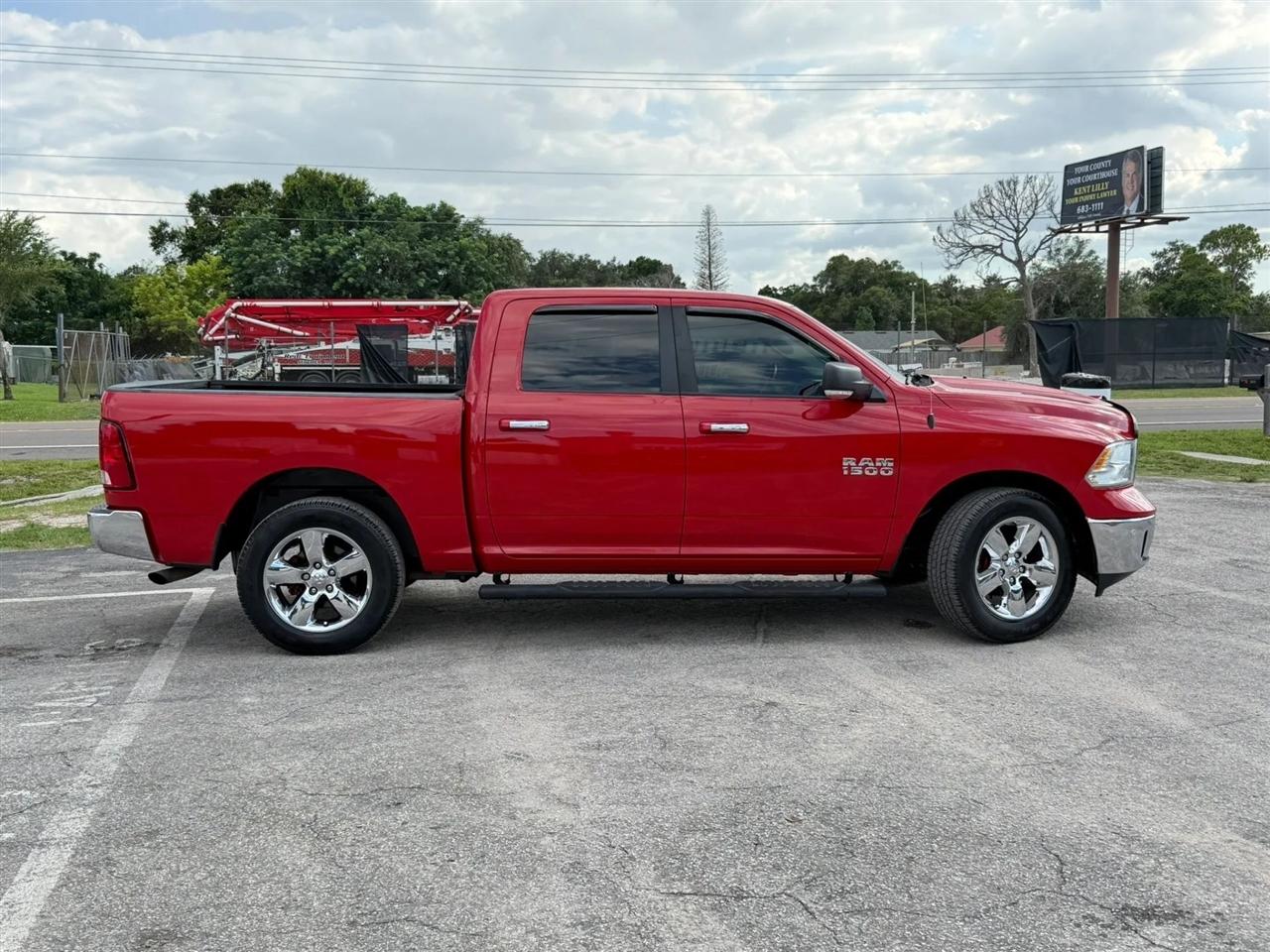RAM 1500 SLT Crew Cab SWB 4WD 2016