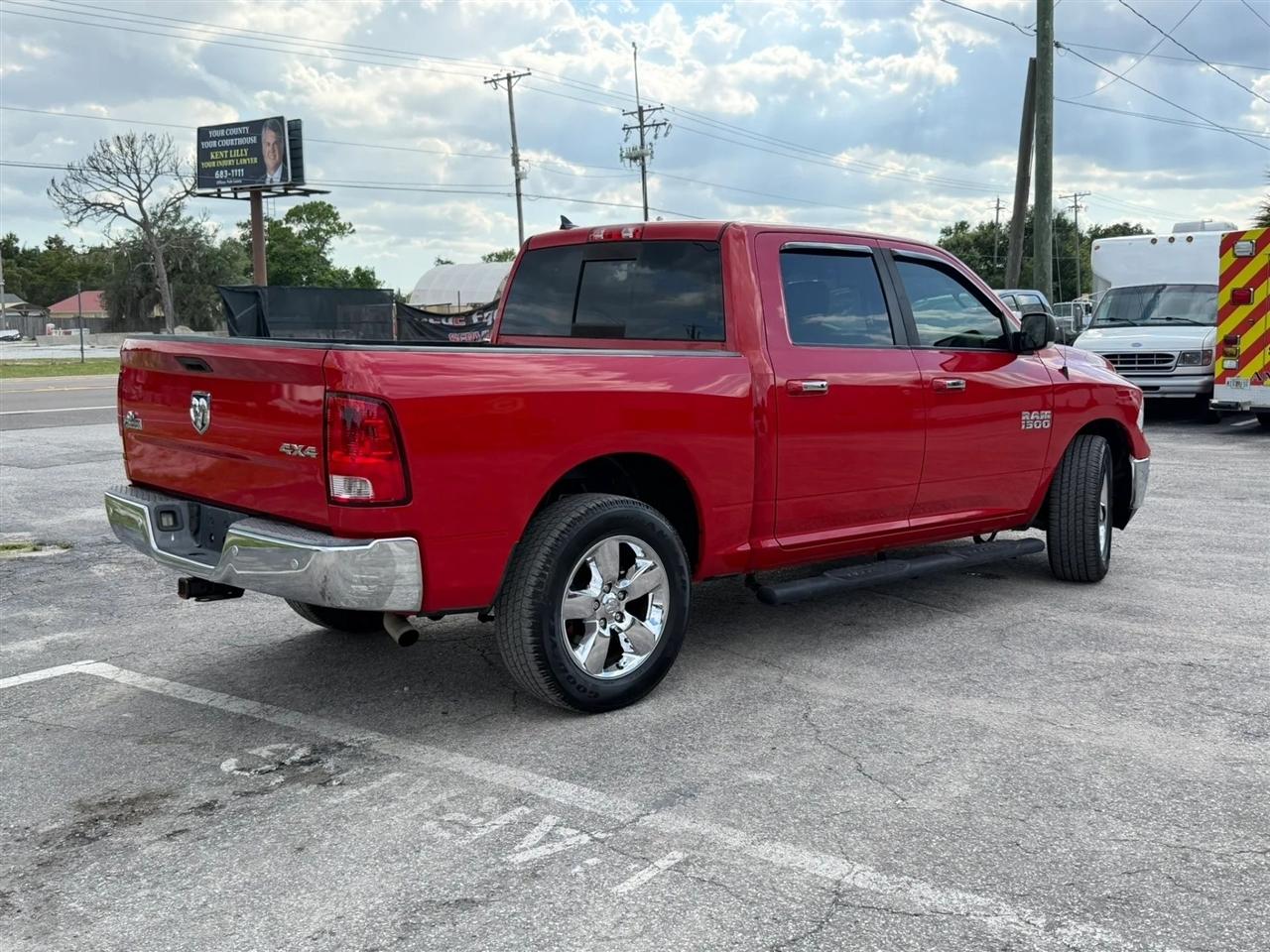 RAM 1500 SLT Crew Cab SWB 4WD 2016