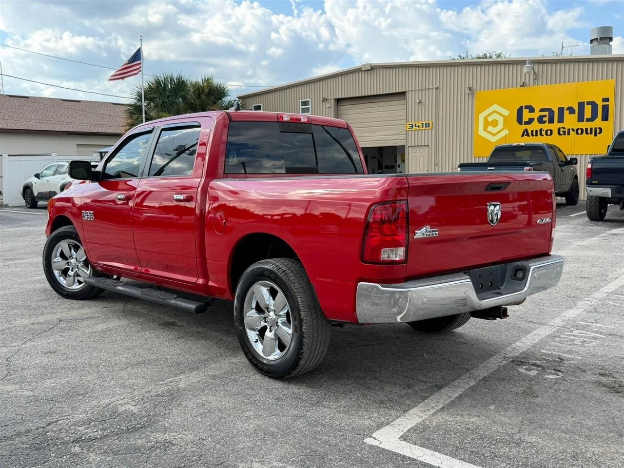 RAM 1500 SLT Crew Cab SWB 4WD 2016