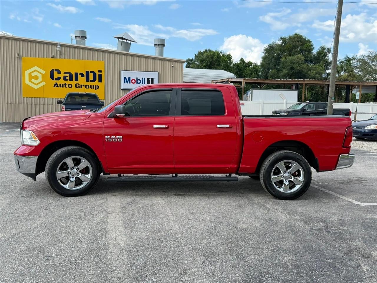 RAM 1500 SLT Crew Cab SWB 4WD 2016