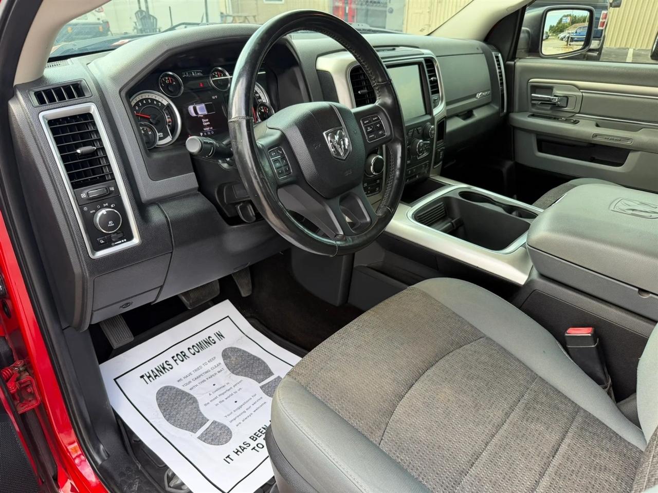 RAM 1500 SLT Crew Cab SWB 4WD 2016