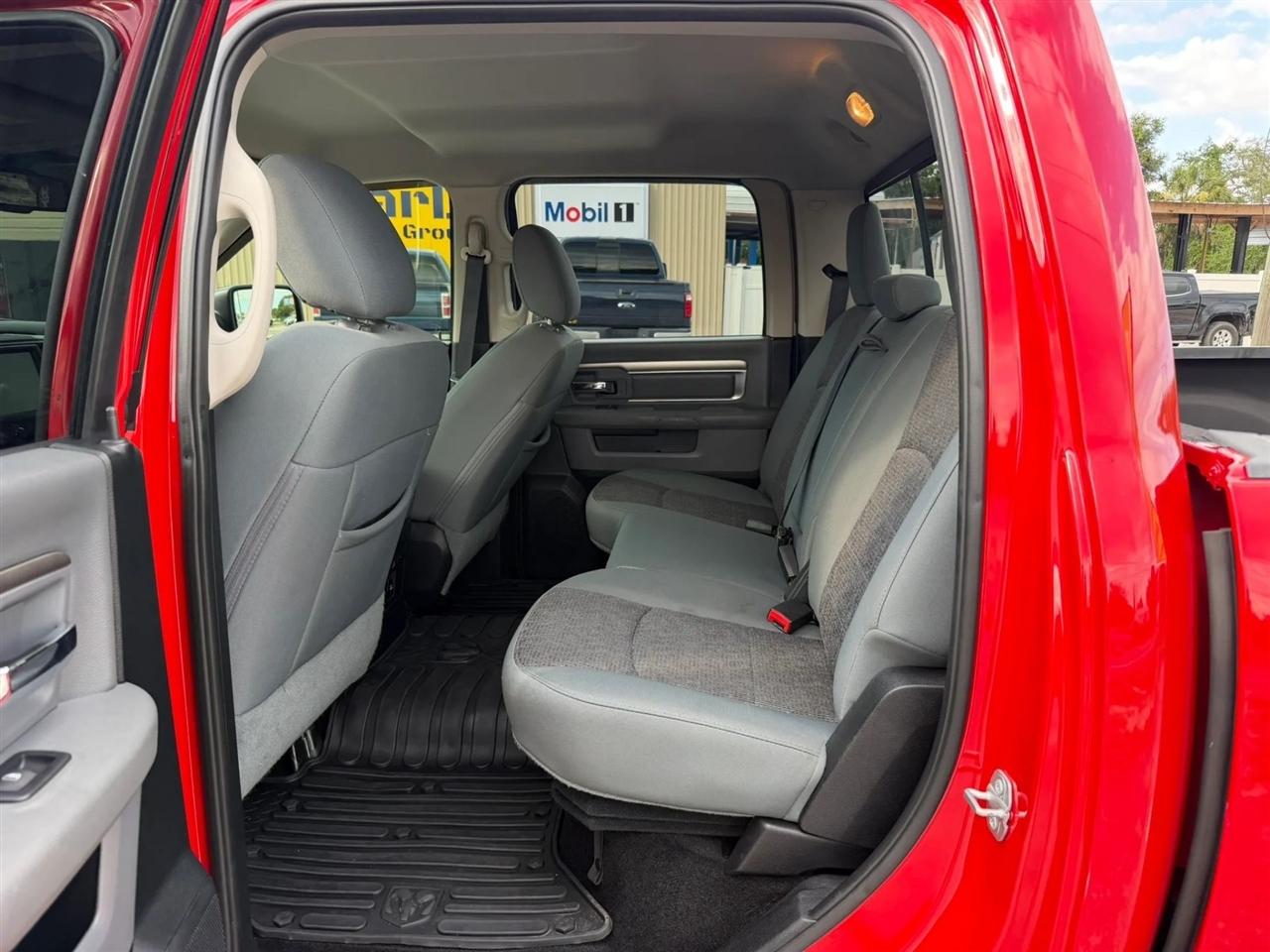 RAM 1500 SLT Crew Cab SWB 4WD 2016