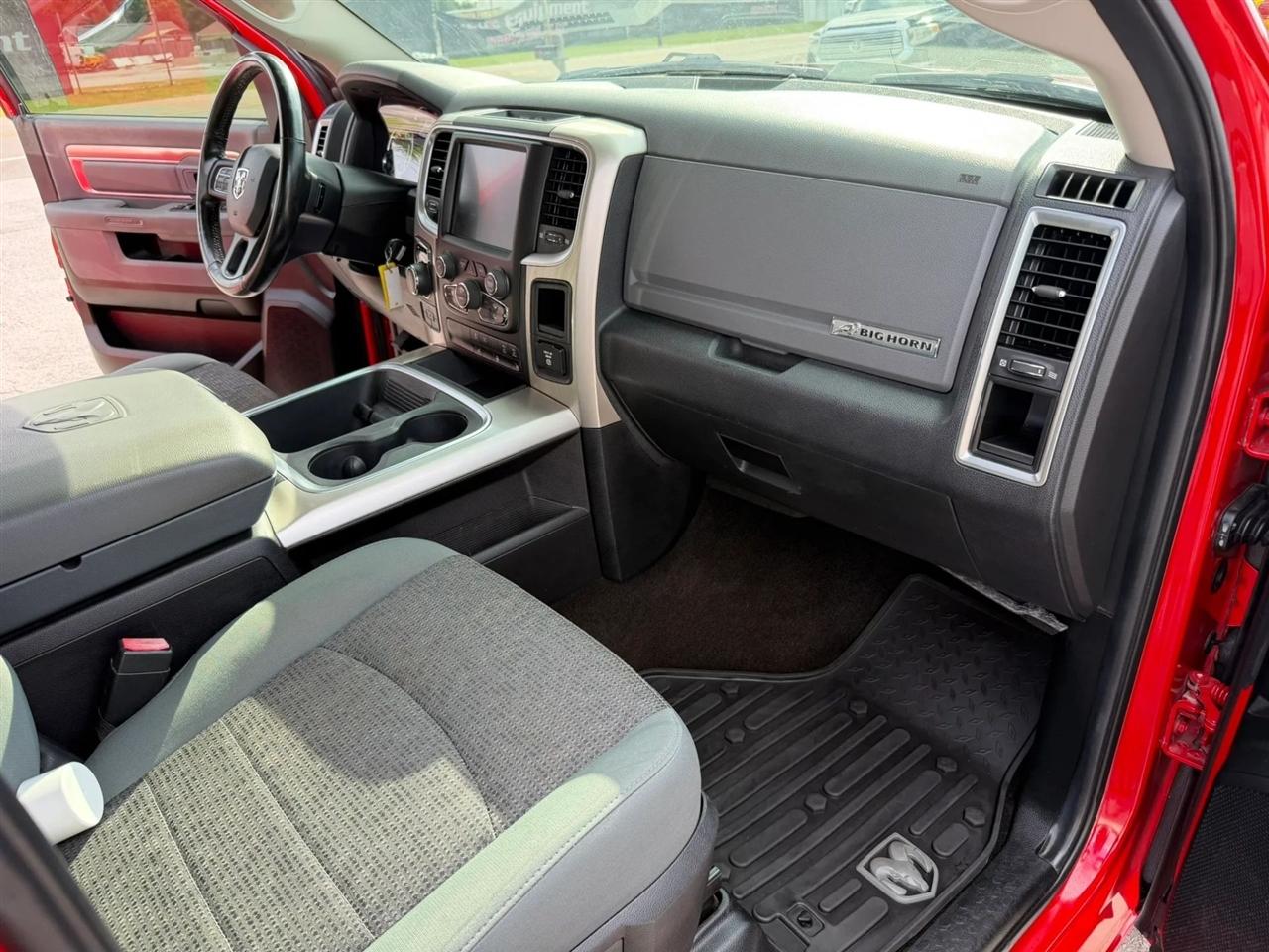 RAM 1500 SLT Crew Cab SWB 4WD 2016