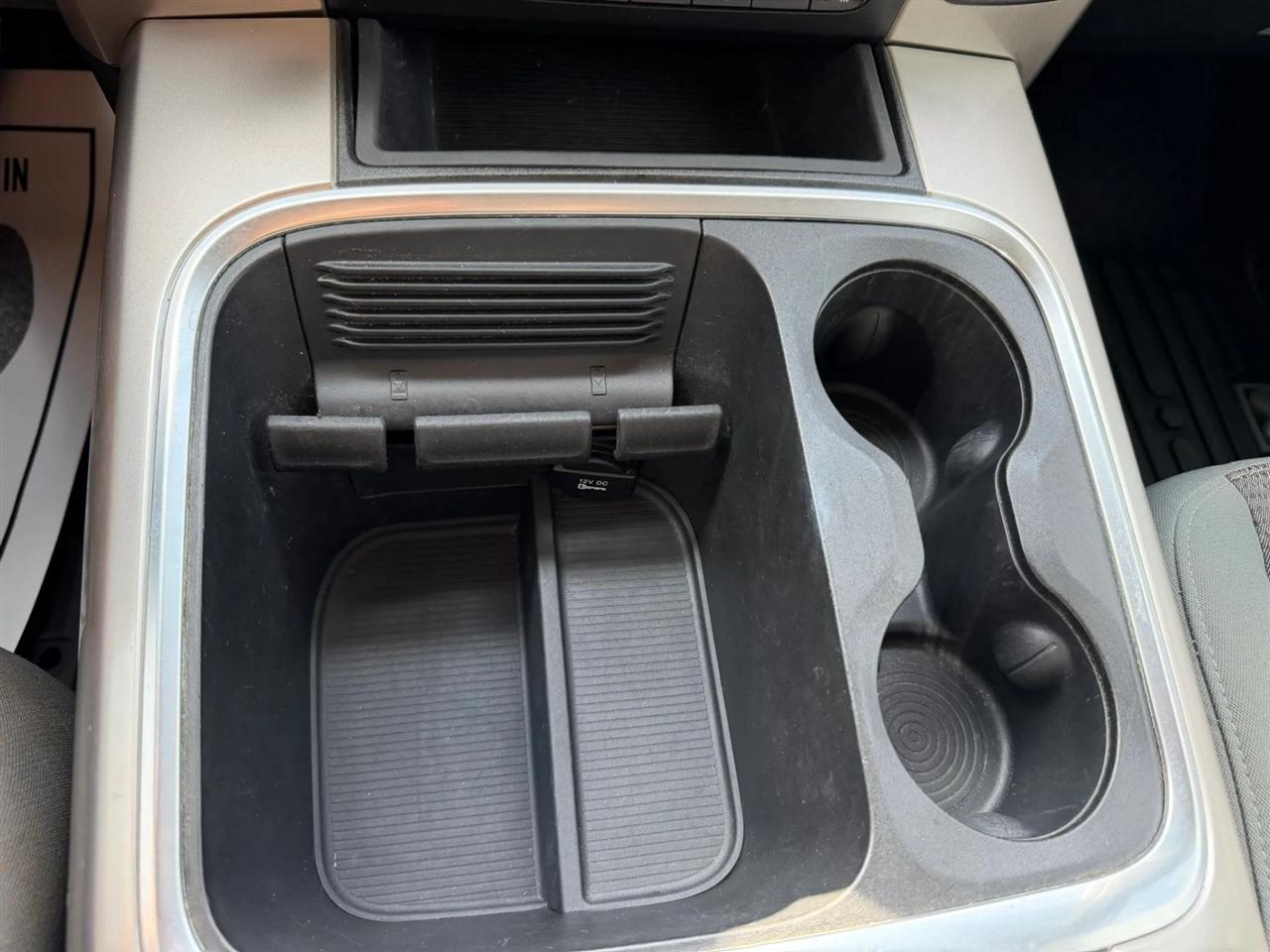 RAM 1500 SLT Crew Cab SWB 4WD 2016