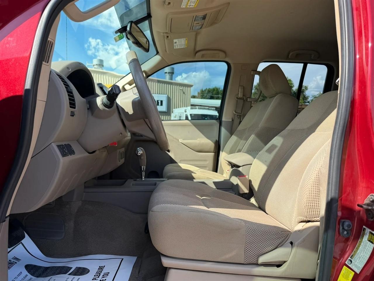 Nissan Frontier S Crew Cab 5AT 2WD 2015