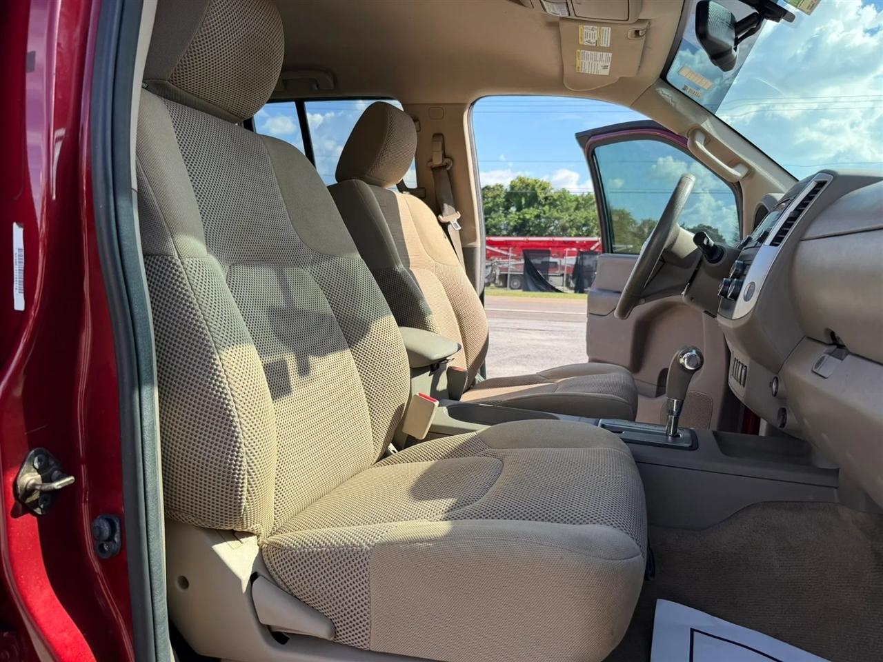 Nissan Frontier S Crew Cab 5AT 2WD 2015