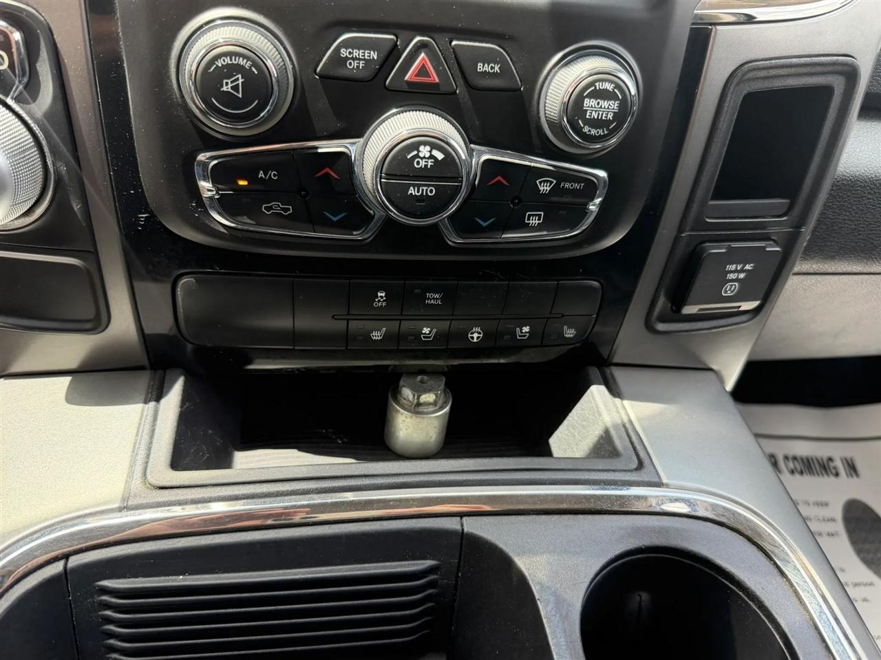 RAM 1500 Sport Quad Cab 2WD 2016