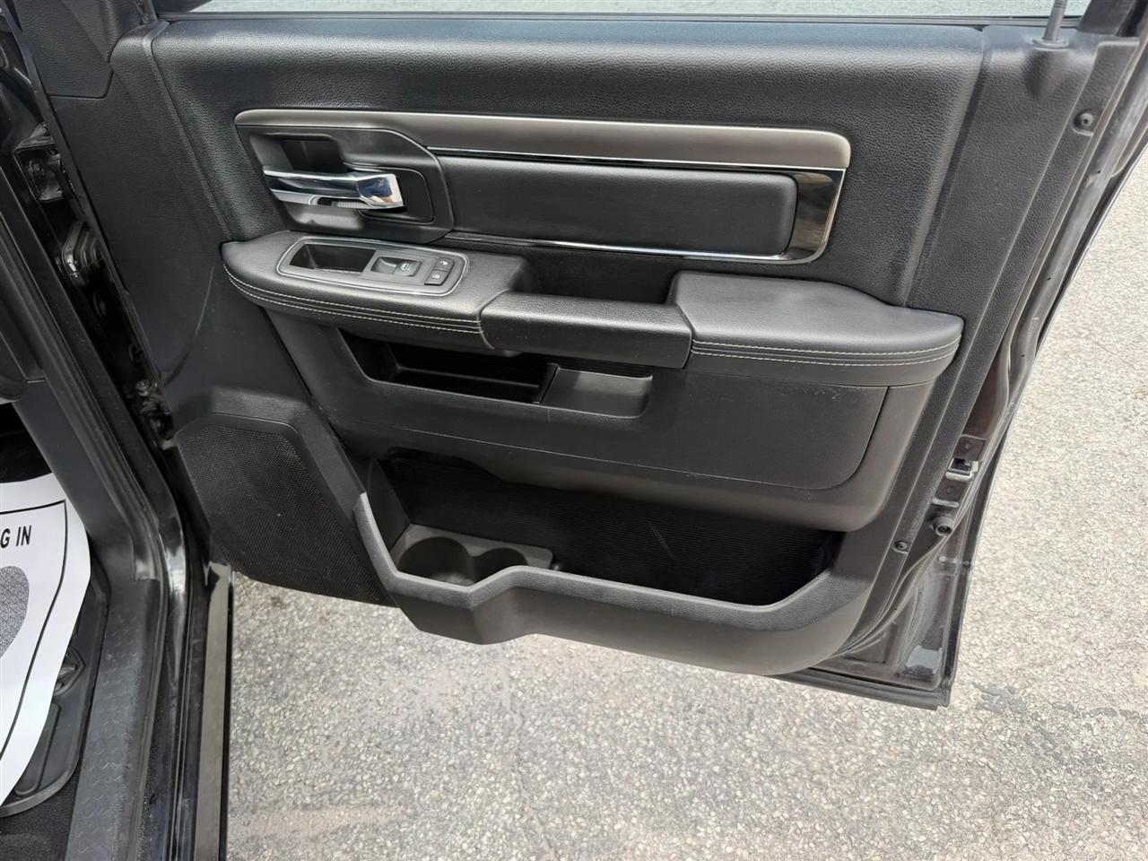 RAM 1500 Sport Quad Cab 2WD 2016