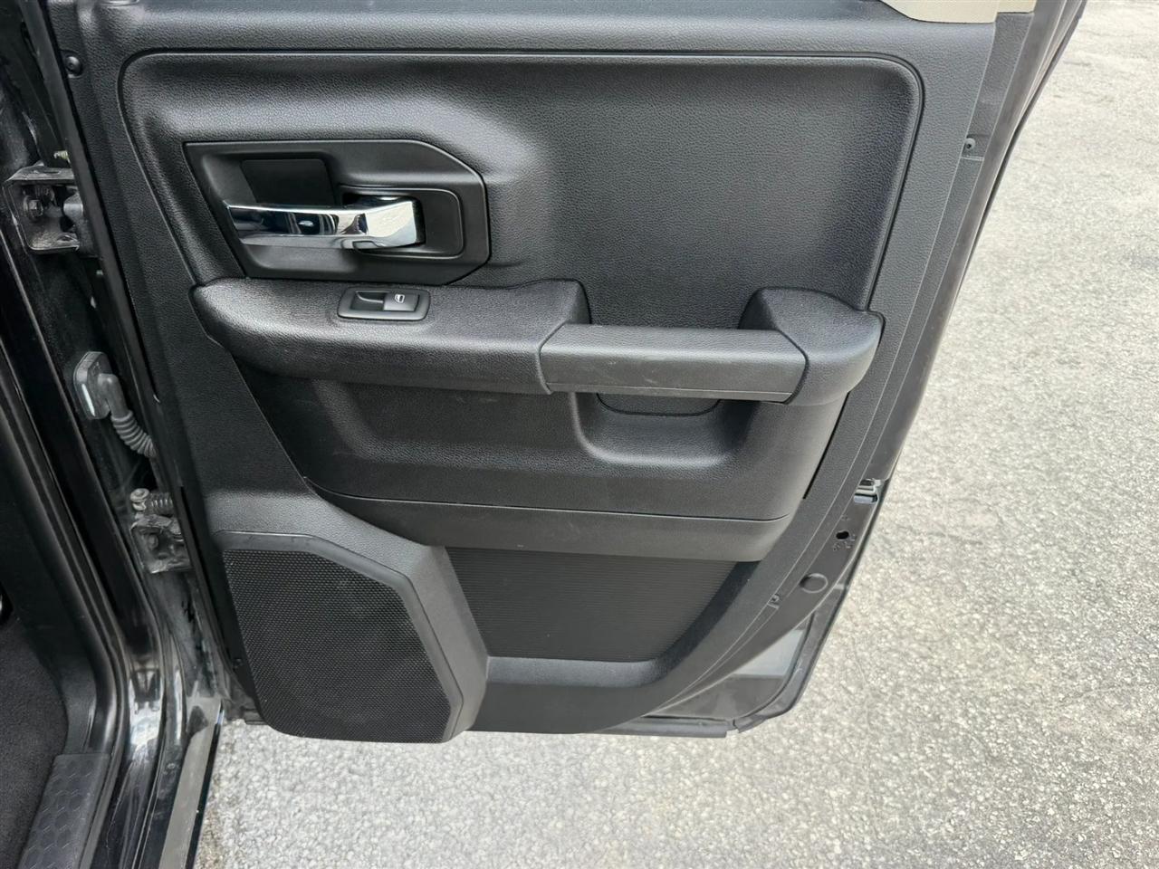 RAM 1500 Sport Quad Cab 2WD 2016