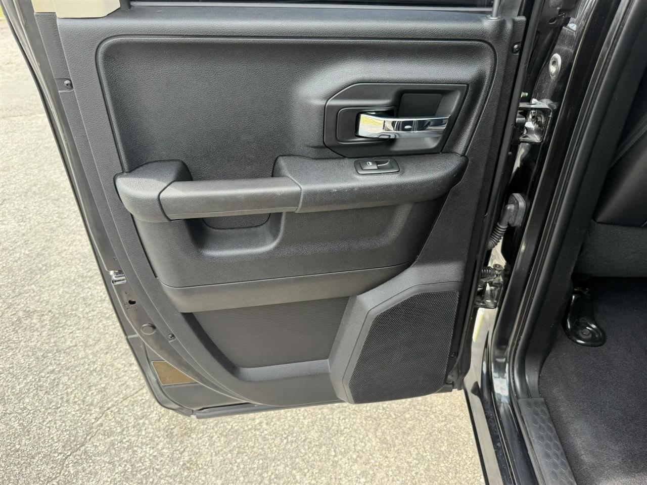 RAM 1500 Sport Quad Cab 2WD 2016