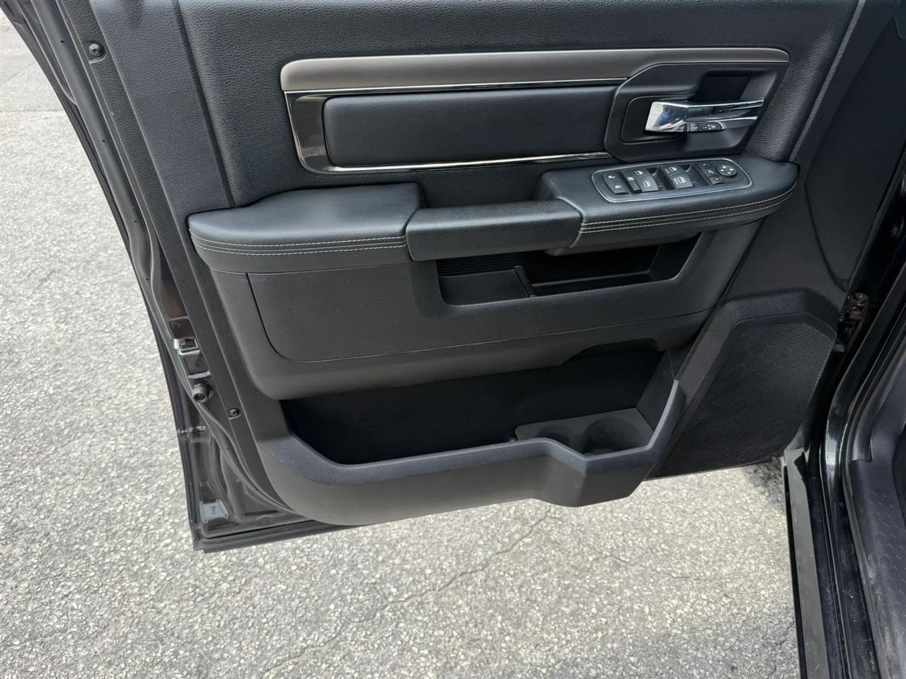 RAM 1500 Sport Quad Cab 2WD 2016