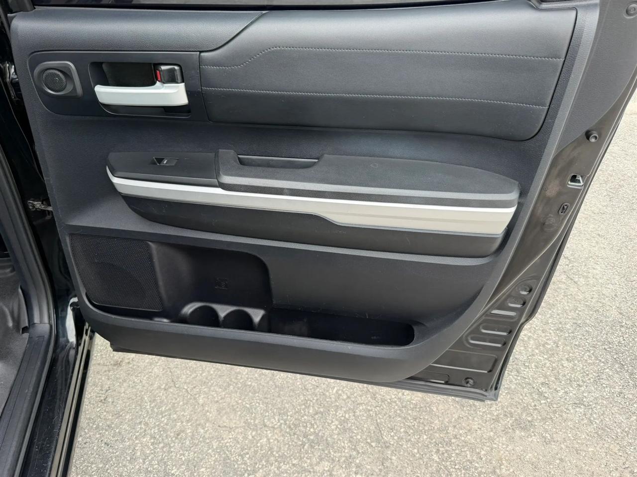 Toyota Tundra Limited 5.7L FFV CrewMax 4WD 2014