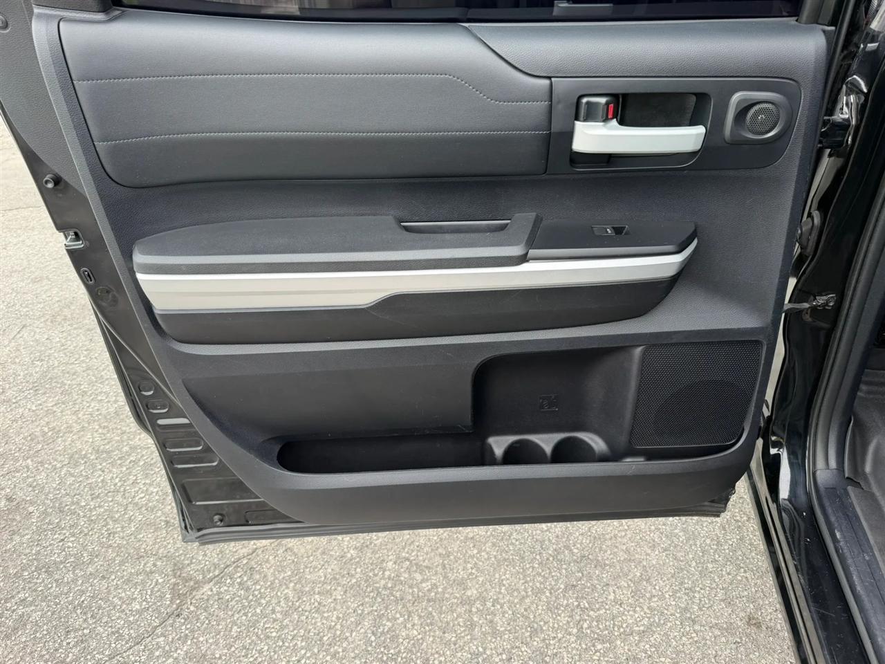 Toyota Tundra Limited 5.7L FFV CrewMax 4WD 2014