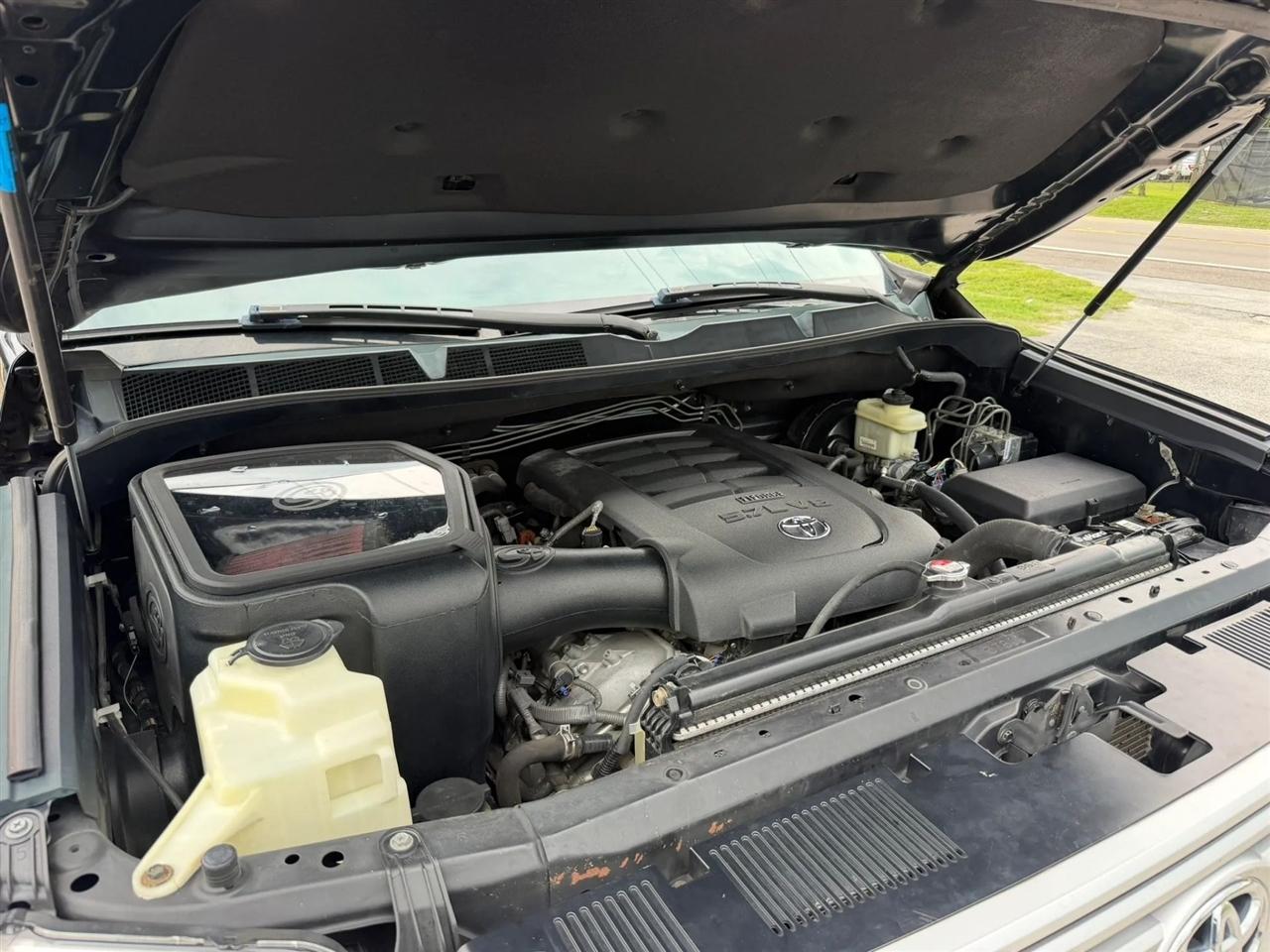 Toyota Tundra Limited 5.7L FFV CrewMax 4WD 2014