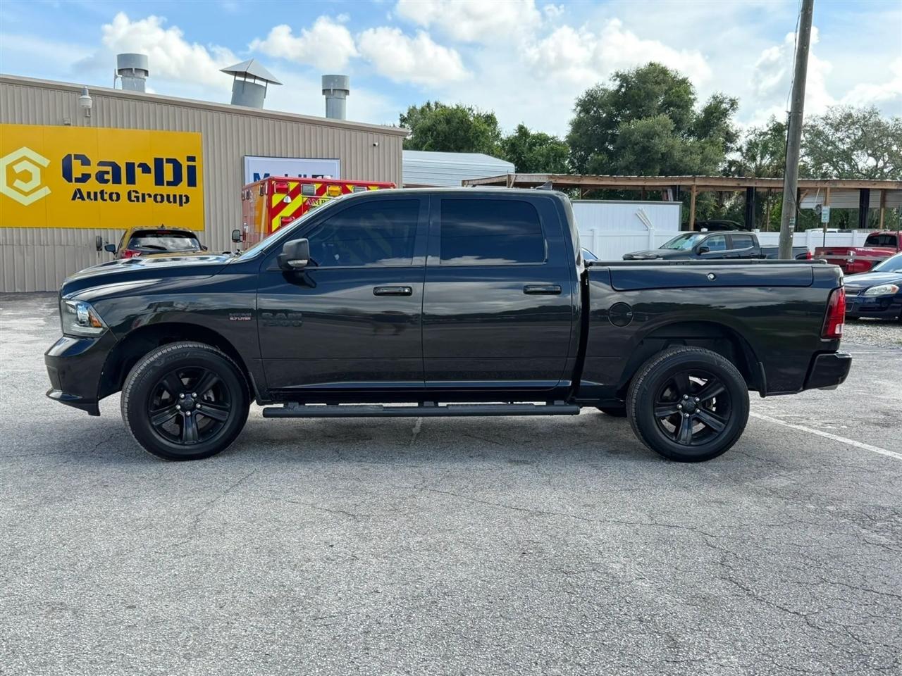 RAM 1500 Sport Crew Cab SWB 4WD 2017