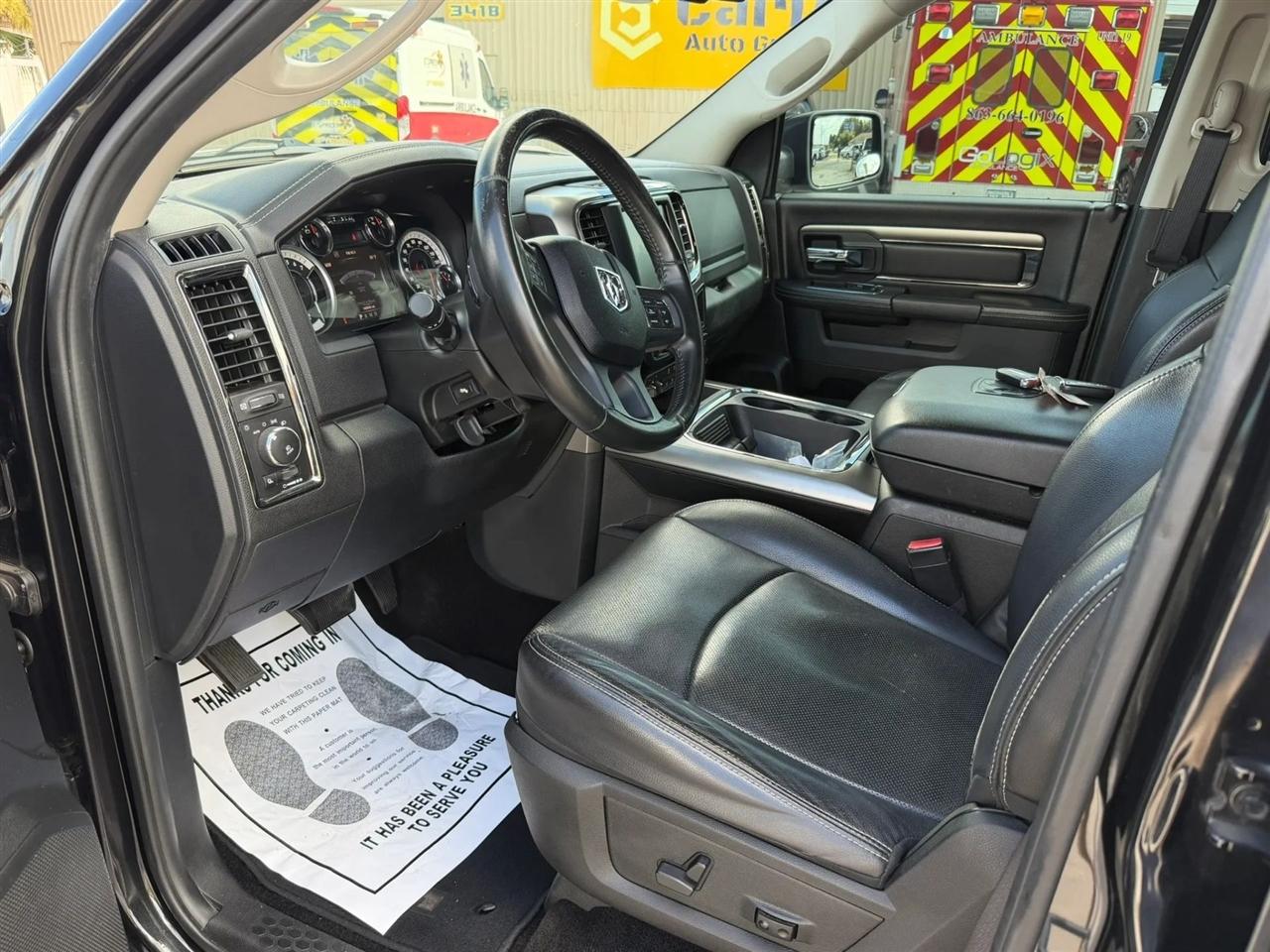 RAM 1500 Sport Crew Cab SWB 4WD 2017