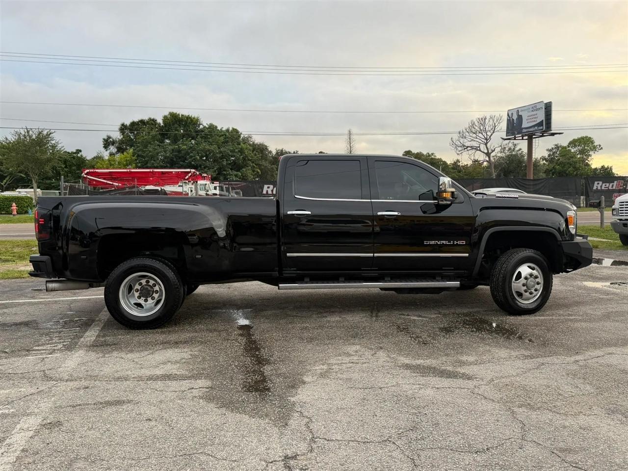 GMC Sierra 3500HD Denali Crew Cab 4WD 2018