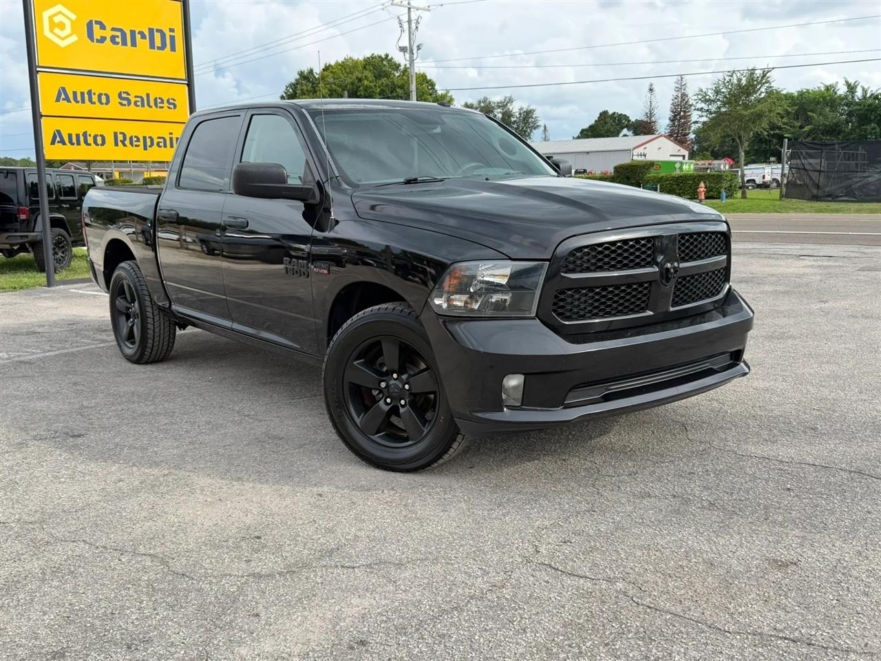 RAM 1500 Tradesman Crew Cab SWB 4WD 2016