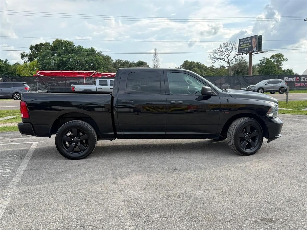 RAM 1500 Tradesman Crew Cab SWB 4WD 2016