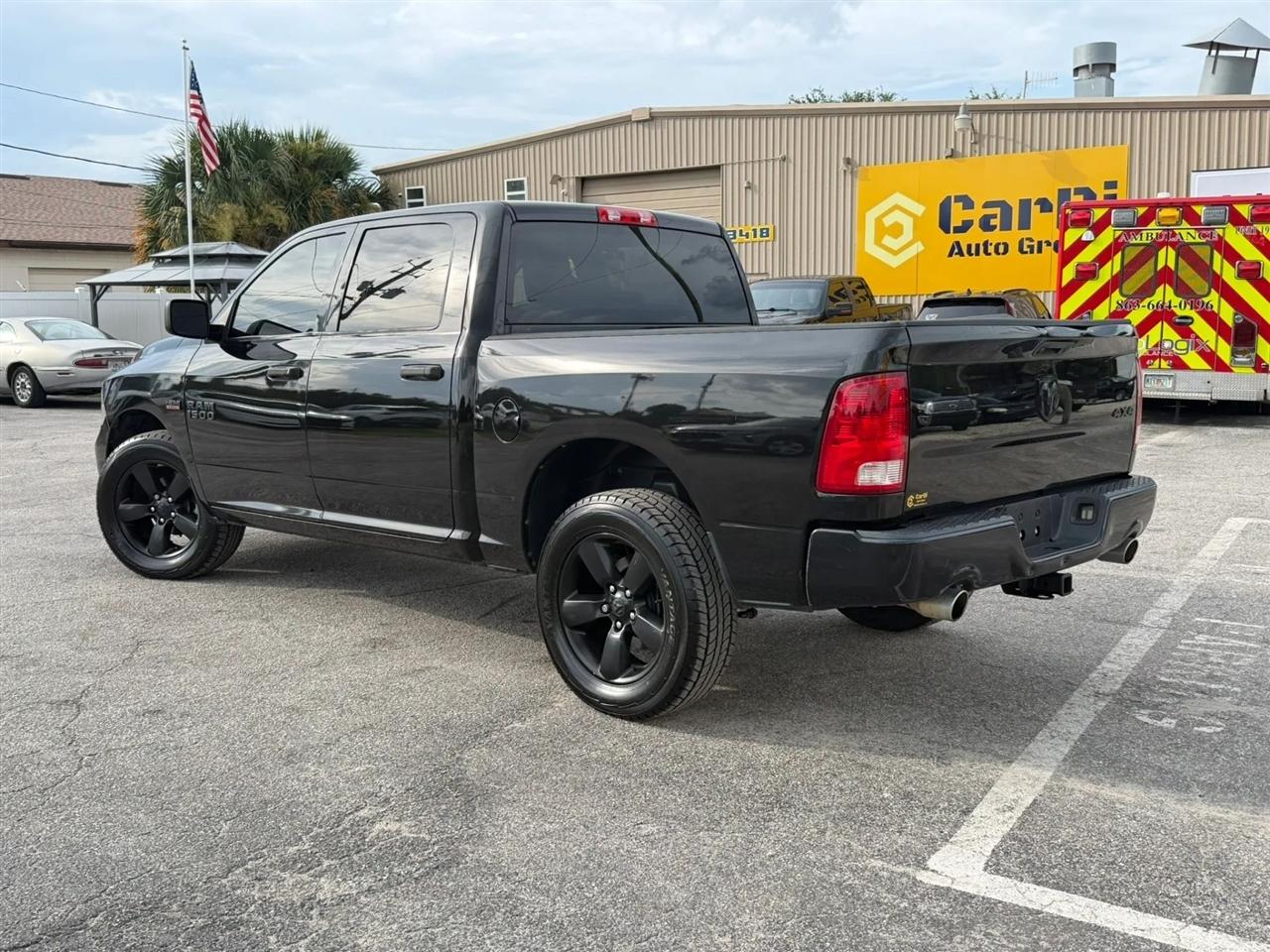 RAM 1500 Tradesman Crew Cab SWB 4WD 2016
