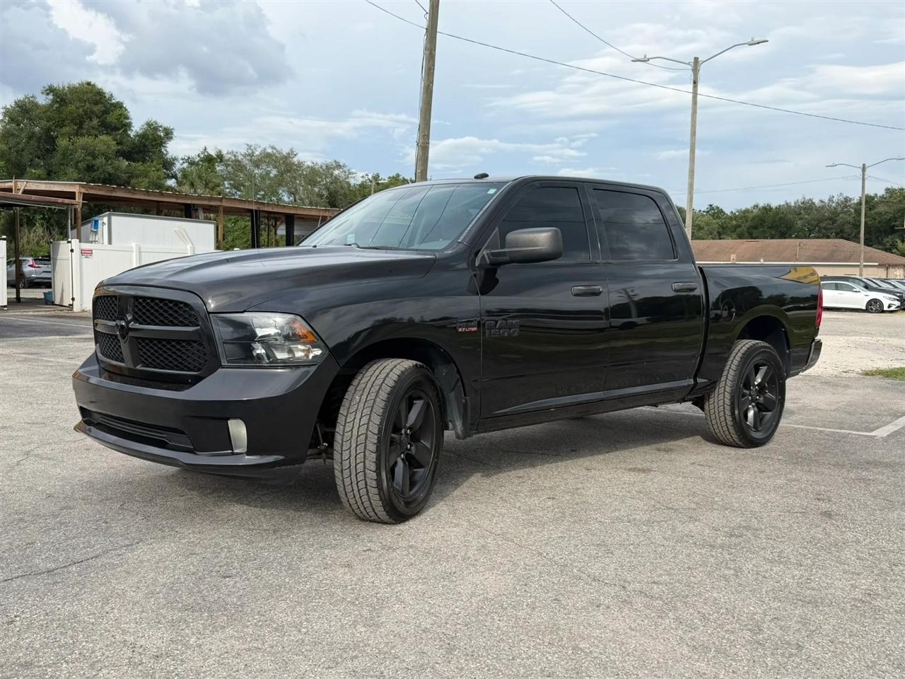 RAM 1500 Tradesman Crew Cab SWB 4WD 2016