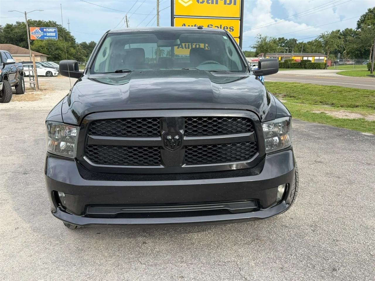 RAM 1500 Tradesman Crew Cab SWB 4WD 2016