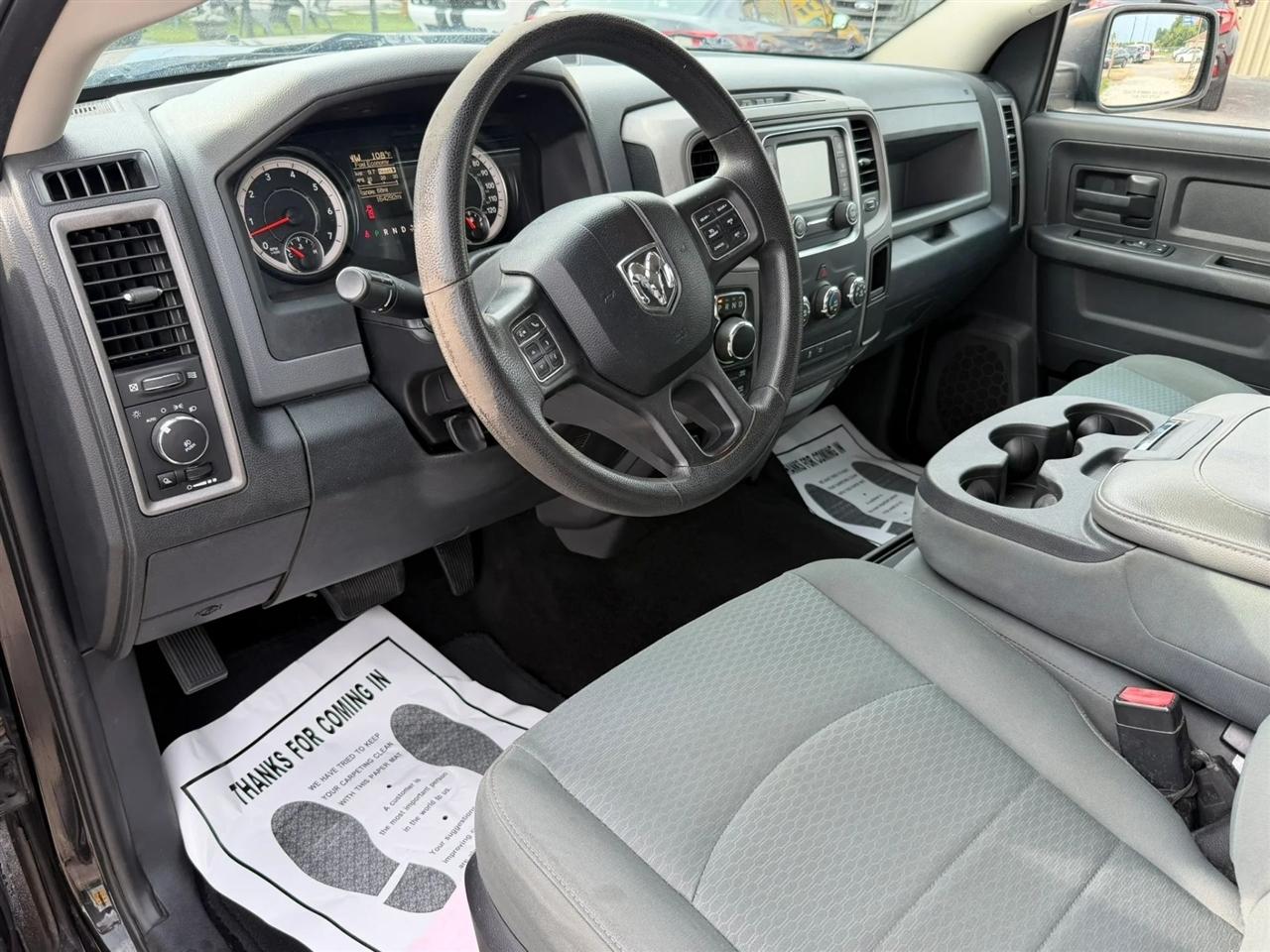 RAM 1500 Tradesman Crew Cab SWB 4WD 2016