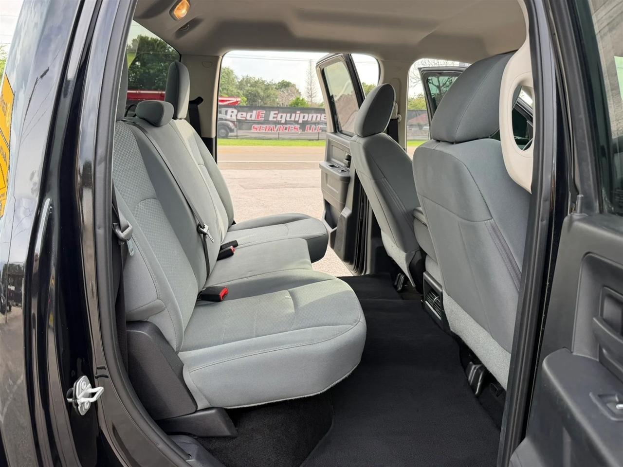 RAM 1500 Tradesman Crew Cab SWB 4WD 2016